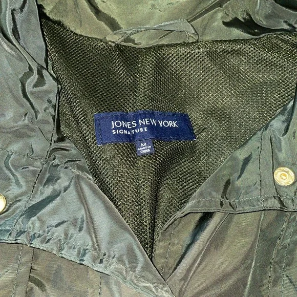 NWOT Women's Green Jones New York Jacket with buckle.  Size Medium. - Picture 3 of 7